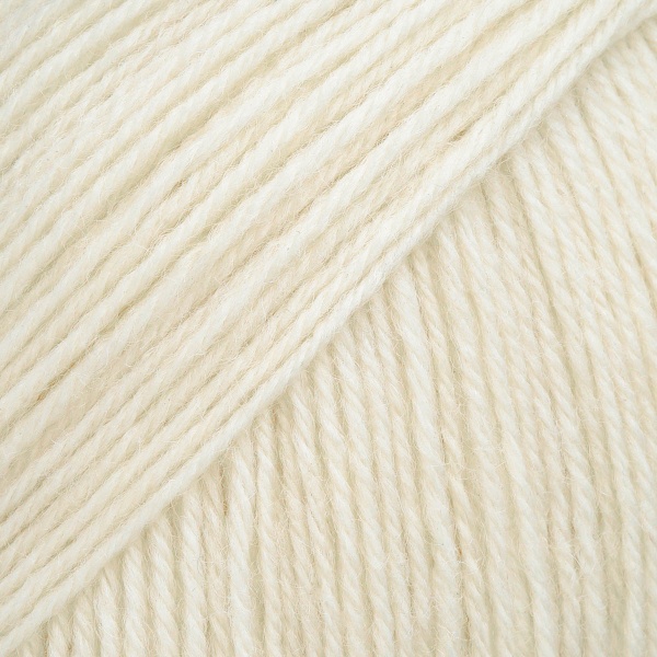 Пряжа Люблю вязать 'Брусника' носочная 100гр 400м (75% шерсть, 25% нейлон) (001 белый)